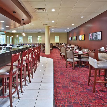 Holiday Inn - Manitowoc Dış mekan fotoğraf